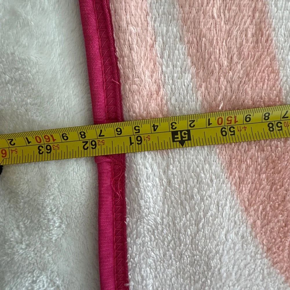 Hello‎ Kitty Sanrio Tropical Leopard Print Plush Throw Blanket Pink 62 x 45